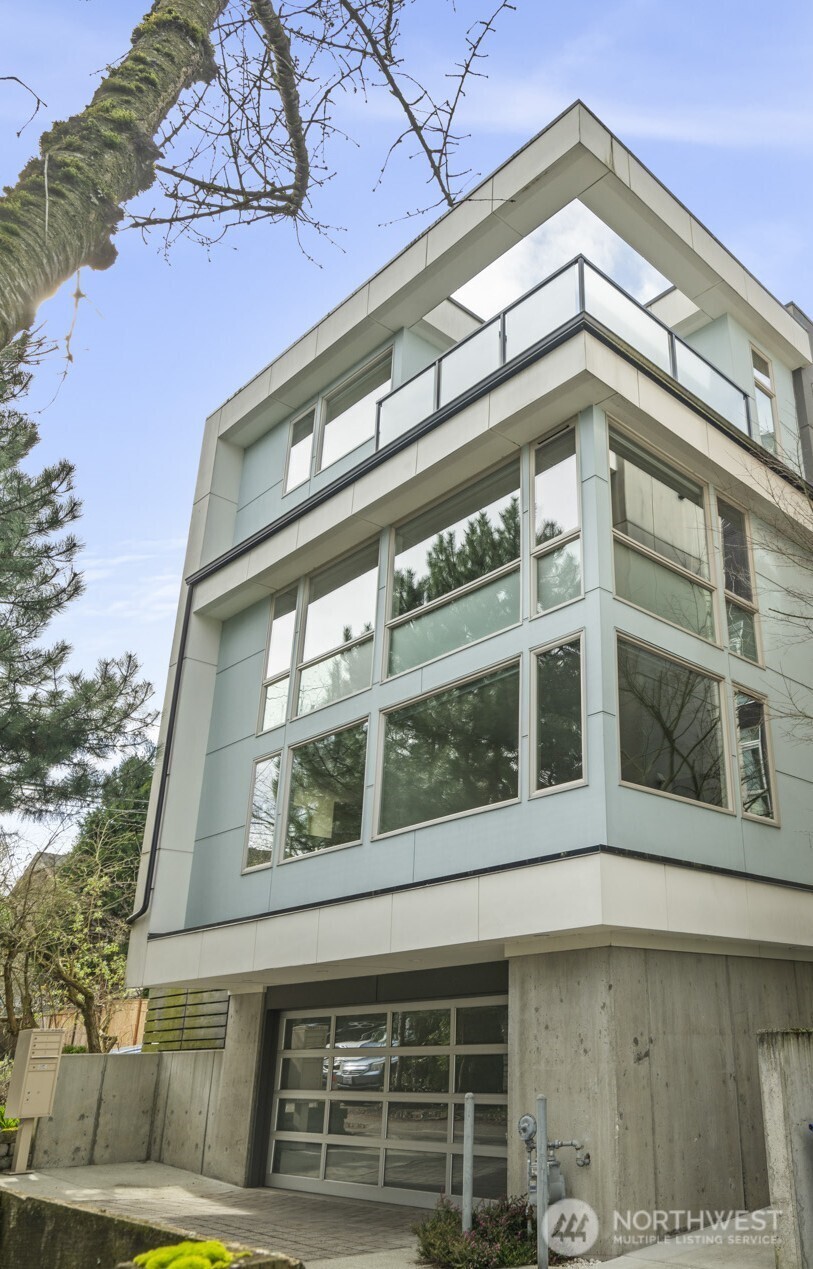 1810 23rd Avenue, Unit A Seattle, WA 98122 - Photo 2 of 26 a front view of a building