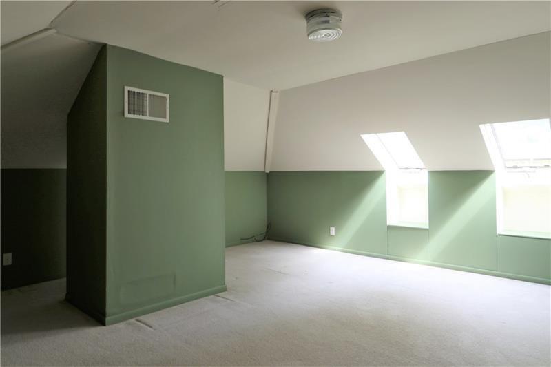 220 Bevington Road Pittsburgh, PA 15221 - Photo 17 of 25 Gallery Image 17