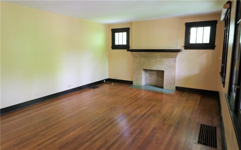 220 Bevington Road Pittsburgh, PA 15221 - Photo 5 of 25 Gallery Image 5