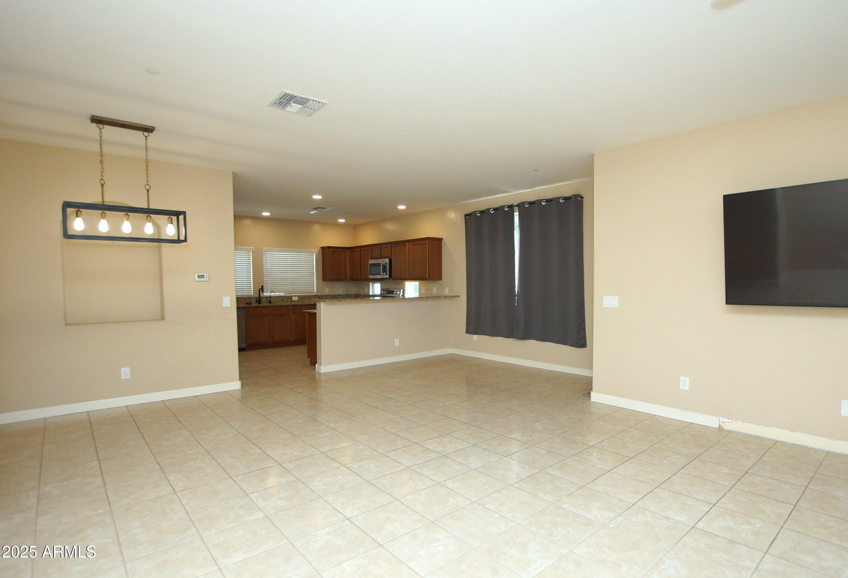 2150 West Alameda Road, Unit 1313 Phoenix, AZ 85085 - Photo 12 of 34 Great room