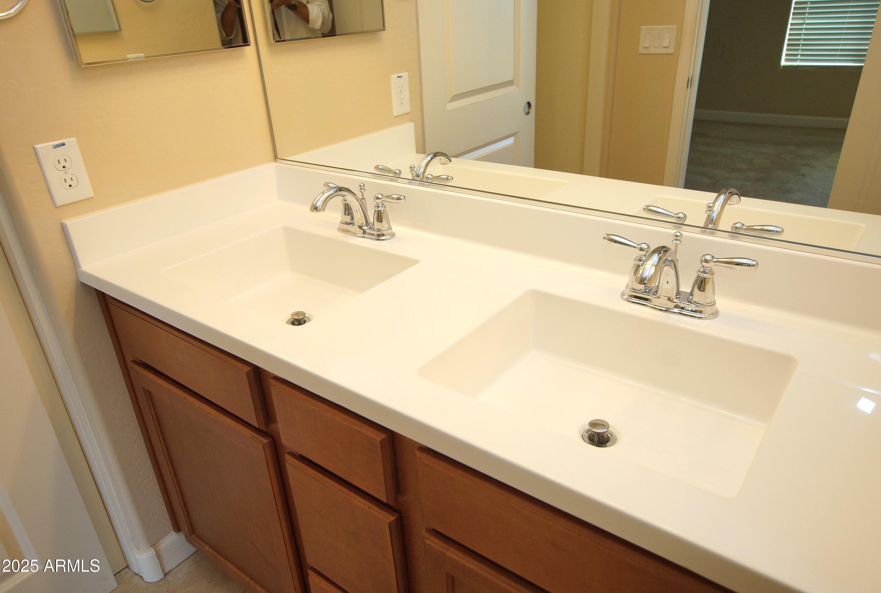 2150 West Alameda Road, Unit 1313 Phoenix, AZ 85085 - Photo 26 of 34 Double sinks