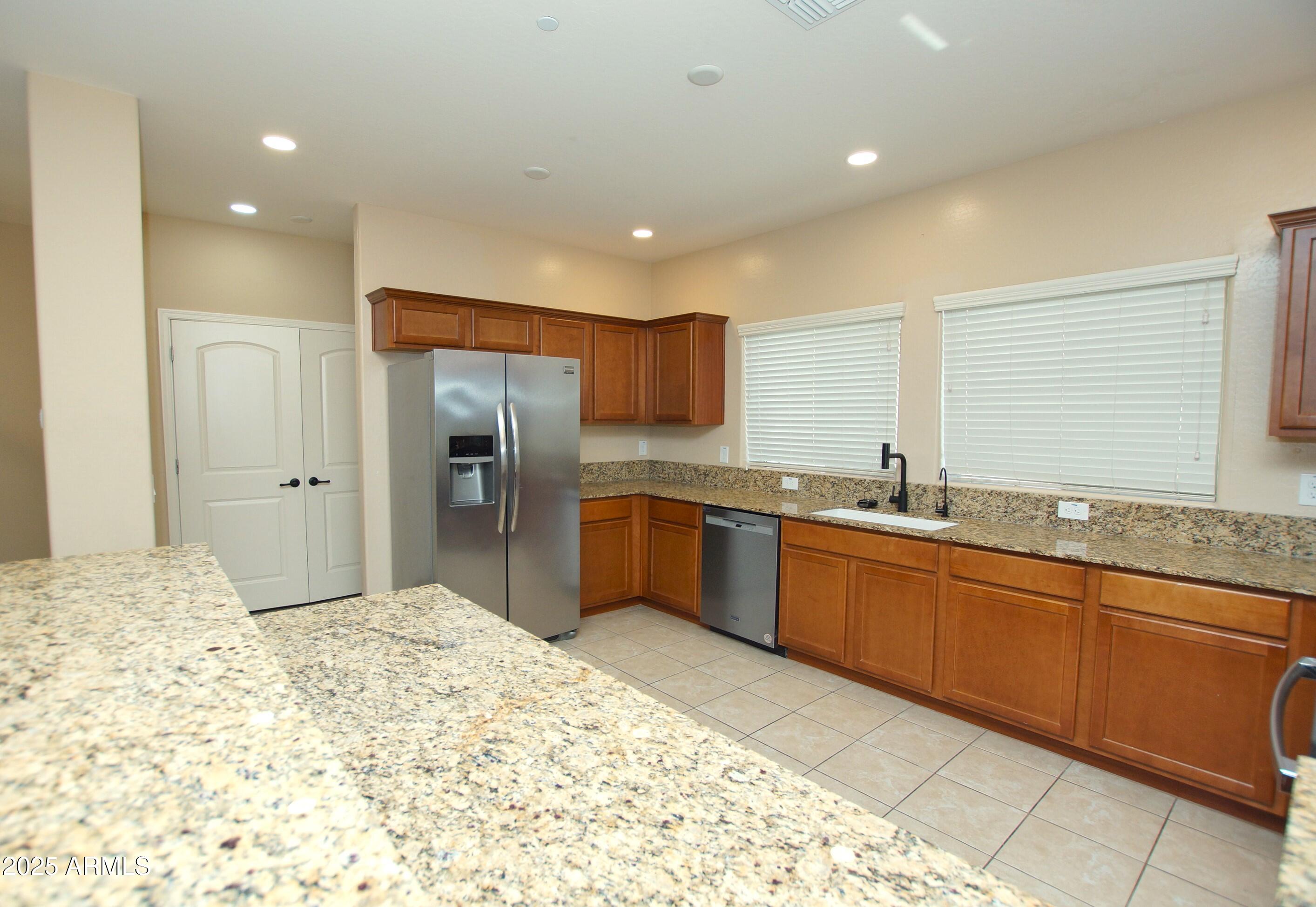 2150 West Alameda Road, Unit 1313 Phoenix, AZ 85085 - Photo 5 of 34 Kitchen