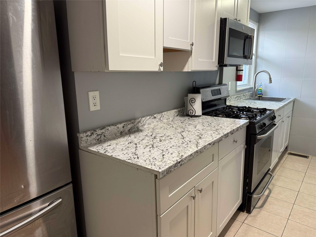 337 Riverside Drive, Unit C Johnson City, NY 13790 - Photo 3 of 20