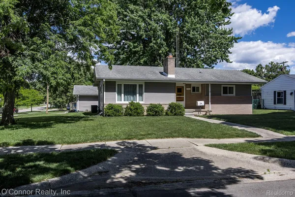 $265,900 | 905 Virginia Avenue, Marysville, MI 48040