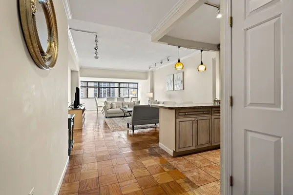 $4,700 | 2 Hawthorne Place, Unit 17M, Boston, MA 02114