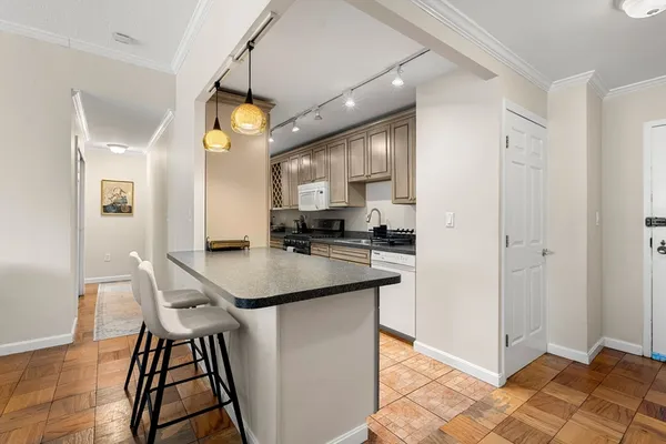 $4,700 | 2 Hawthorne Place, Unit 17M, Boston, MA 02114