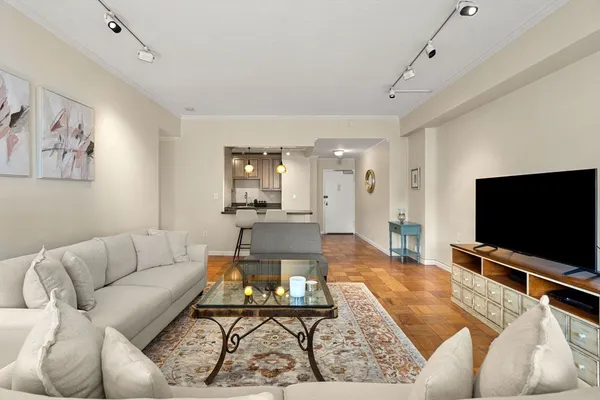 $4,700 | 2 Hawthorne Place, Unit 17M, Boston, MA 02114