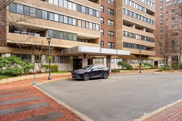 $4,700 | 2 Hawthorne Place, Unit 17M, Boston, MA 02114