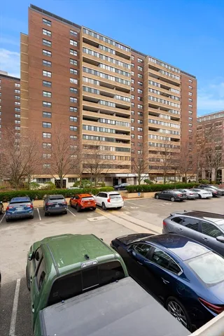 $5,000 | 2 Hawthorne Place, Unit 17M, Boston, MA 02114