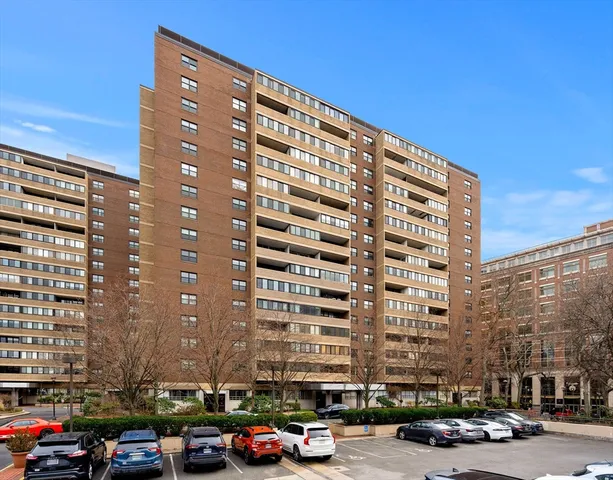 $5,000 | 2 Hawthorne Place, Unit 17M, Boston, MA 02114