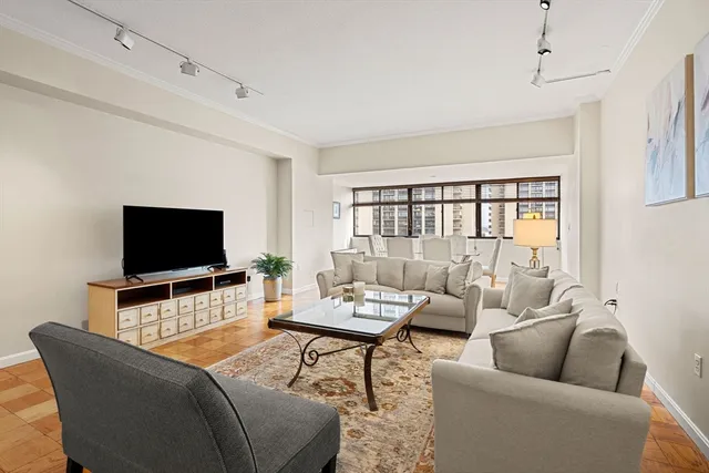 $5,000 | 2 Hawthorne Place, Unit 17M, Boston, MA 02114