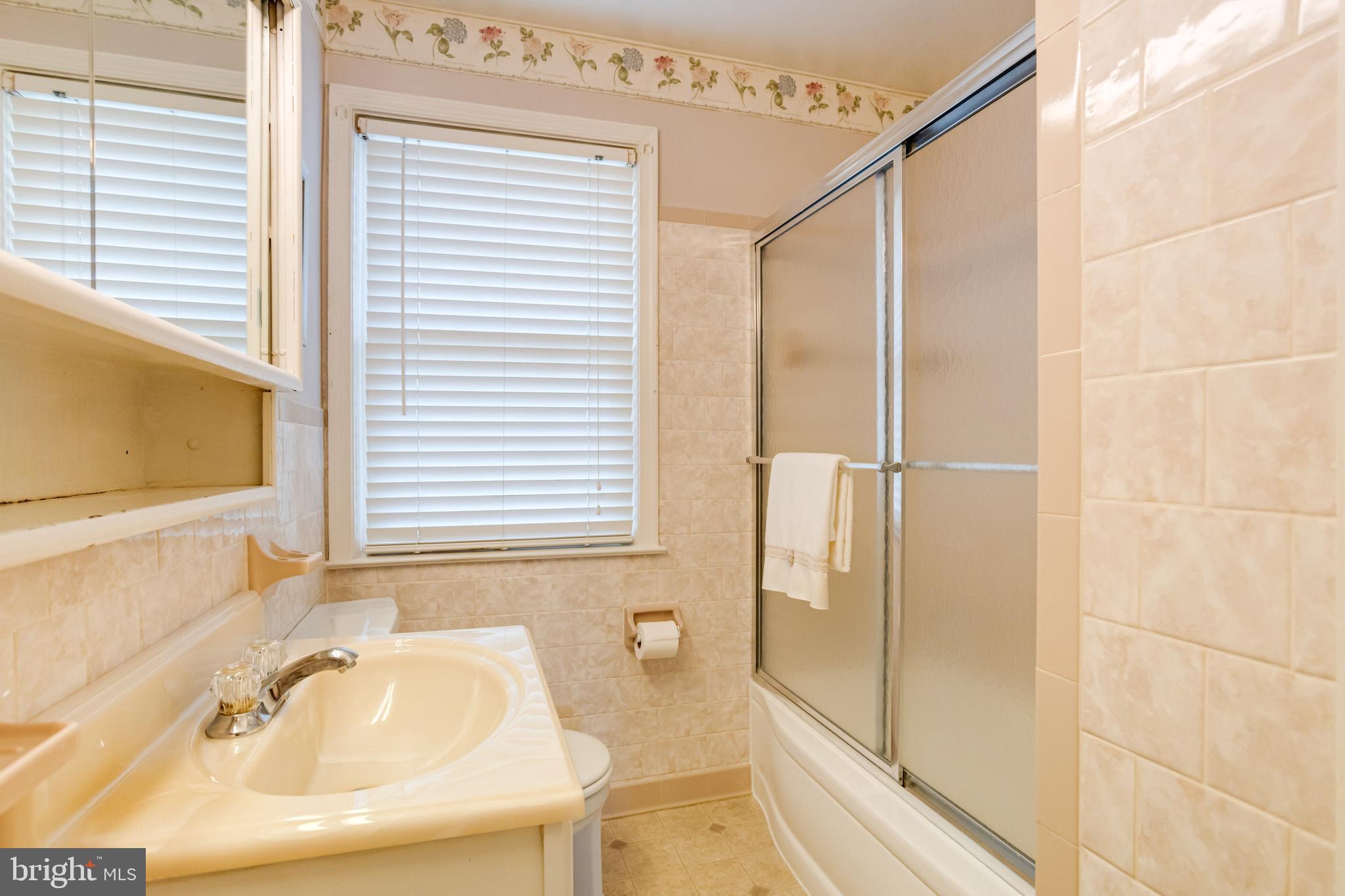 7312 Stratton Way Baltimore, MD 21224 - Photo 38 of 56 Full Hall Bath