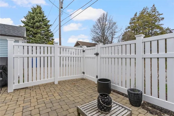 $12,000 | 11 Eustis Avenue, Newport, RI 02840