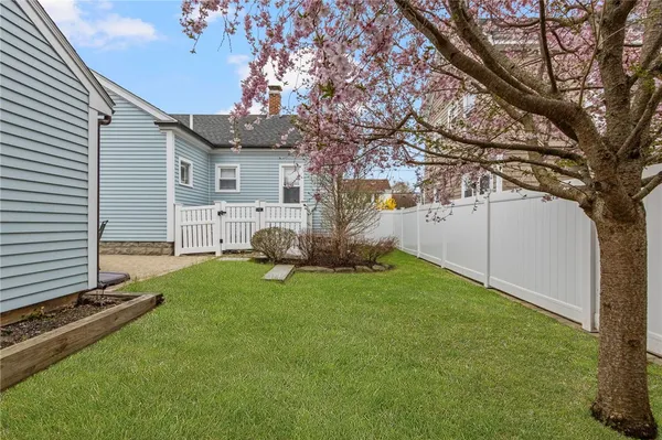 $12,000 | 11 Eustis Avenue, Newport, RI 02840