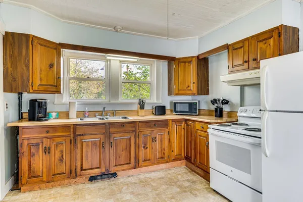 $259,000 | 69 Pleasant Street, Colebrook, NH 03576