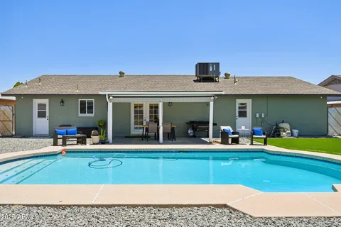 $430,000 | 13842 North 40th Avenue, Phoenix, AZ 85053