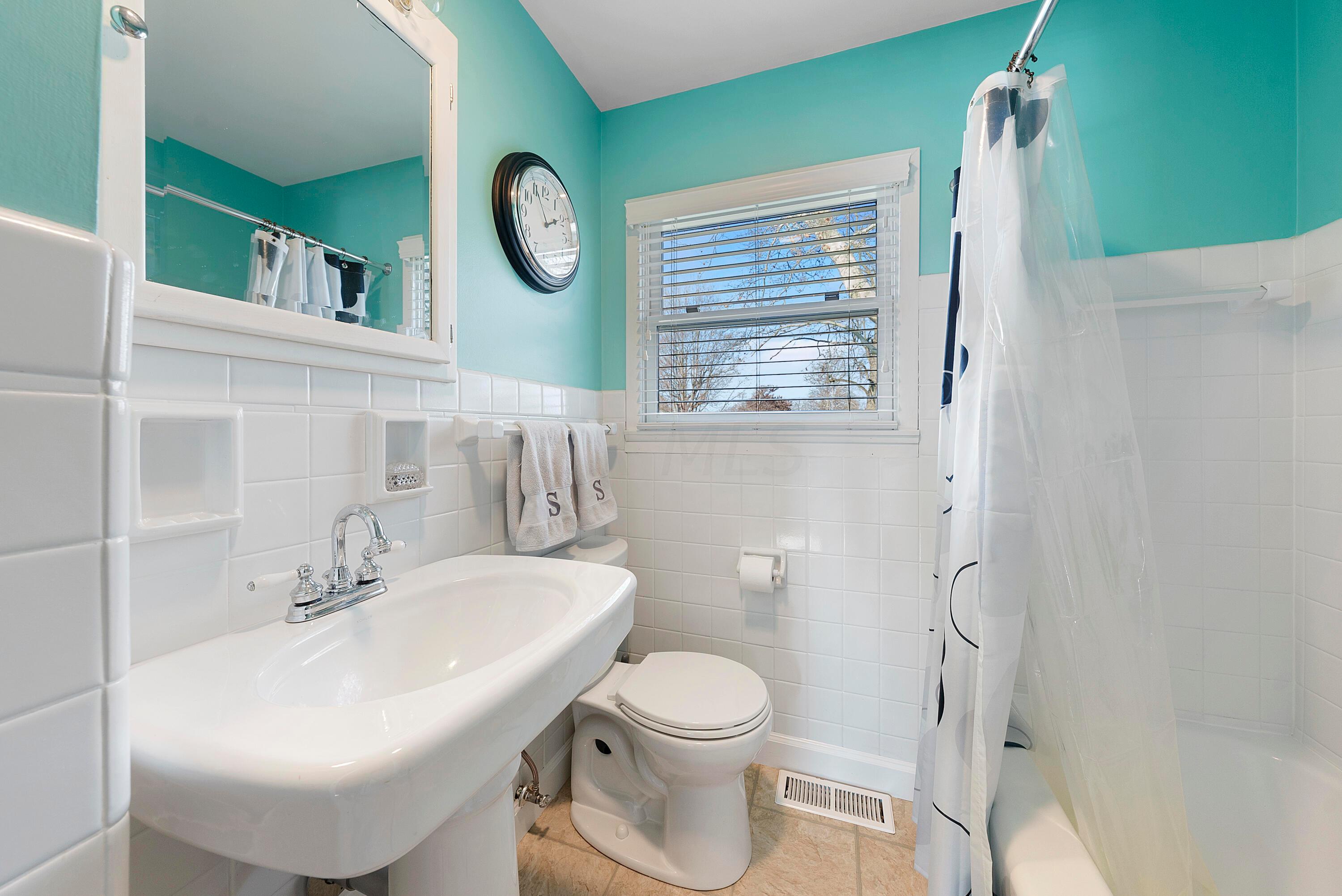 2673 Woodstock Road Columbus, OH 43221 - Photo 13 of 37 DSC08687