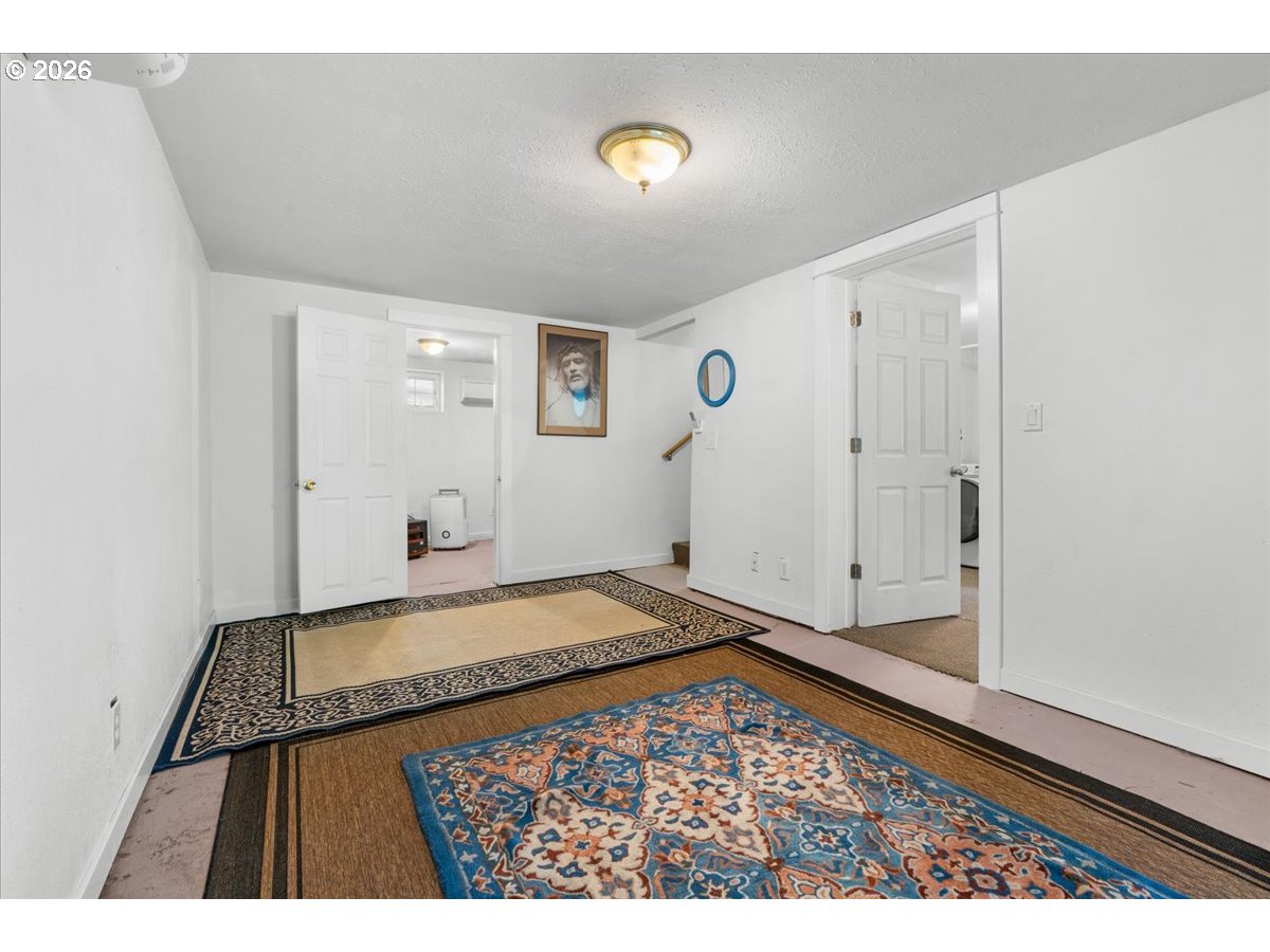 772 Division Street Oregon City, OR 97045 - Photo 21 of 47 a view of an empty room
