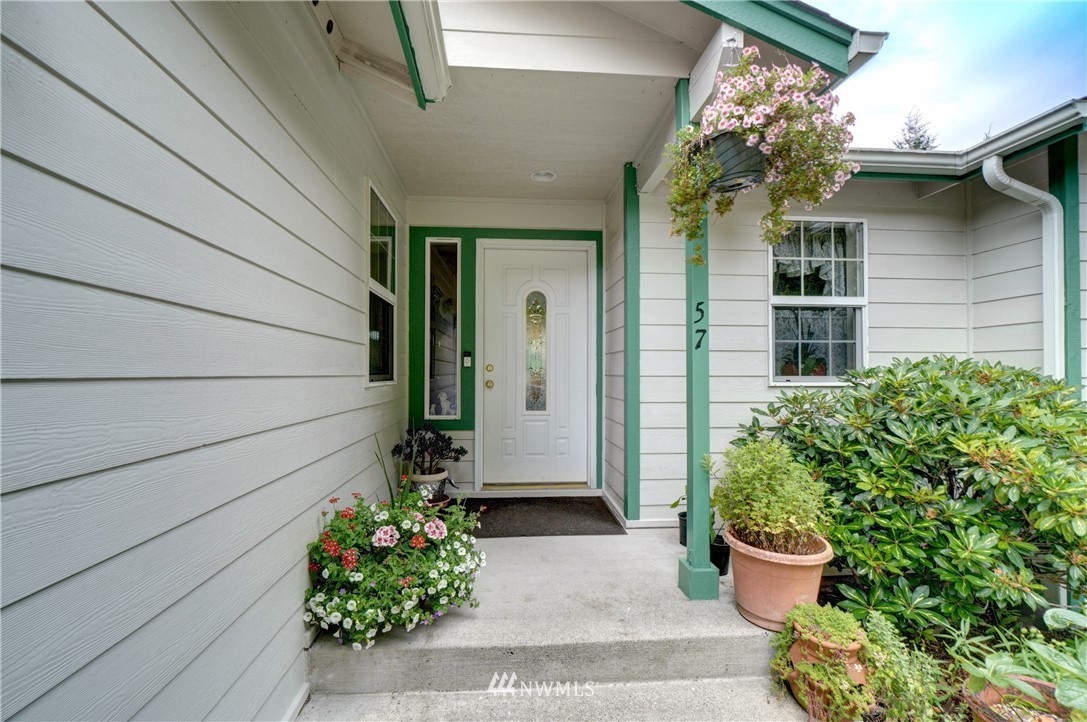 57 East Pebble Ridge Dr Union Union, WA 98592 - Photo 4 of 36 Gallery Image 4
