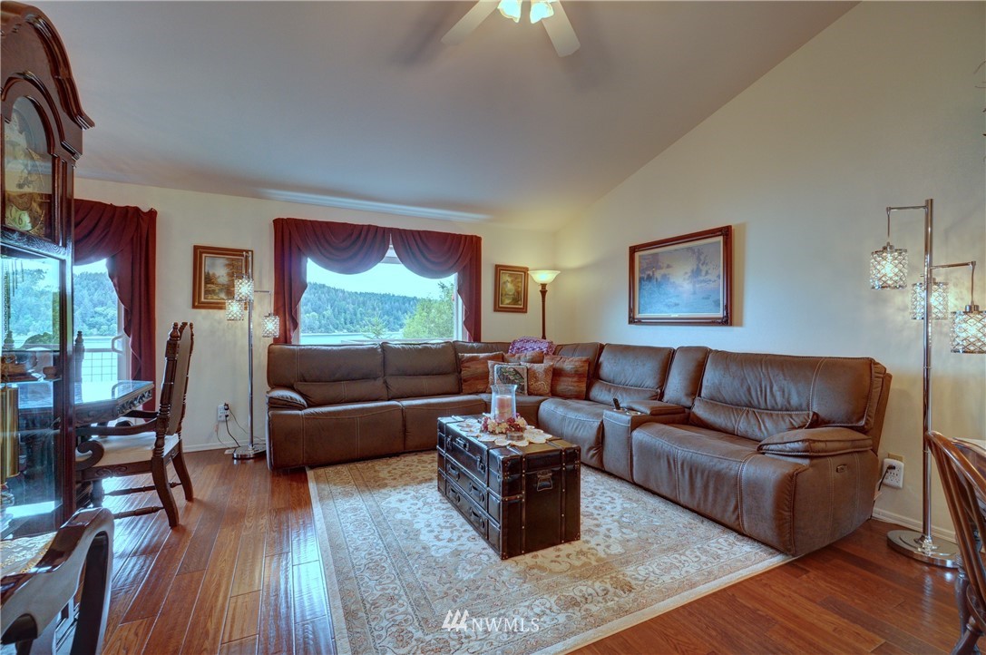 57 East Pebble Ridge Dr Union Union, WA 98592 - Photo 6 of 36 Gallery Image 6