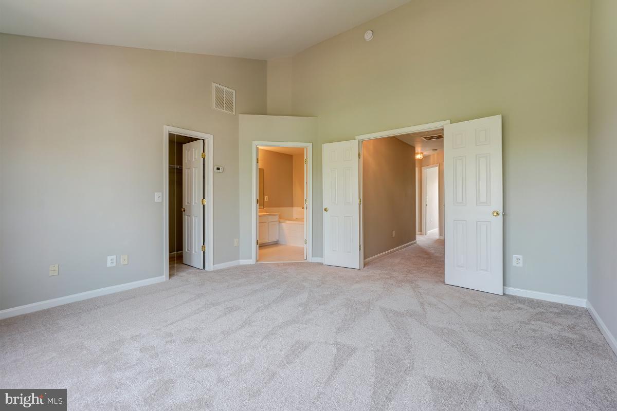 44196 Suscon Square Ashburn, VA 20147 - Photo 26 of 45 En Suite Primary Bedroom