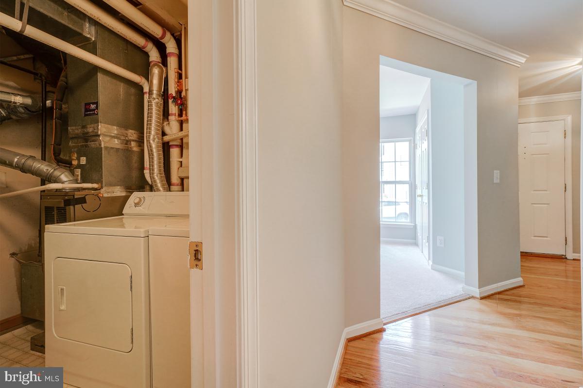 44196 Suscon Square Ashburn, VA 20147 - Photo 40 of 45 Main Level Laundry