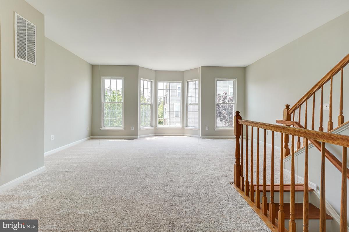 44196 Suscon Square Ashburn, VA 20147 - Photo 10 of 45 Great Natural Lighting