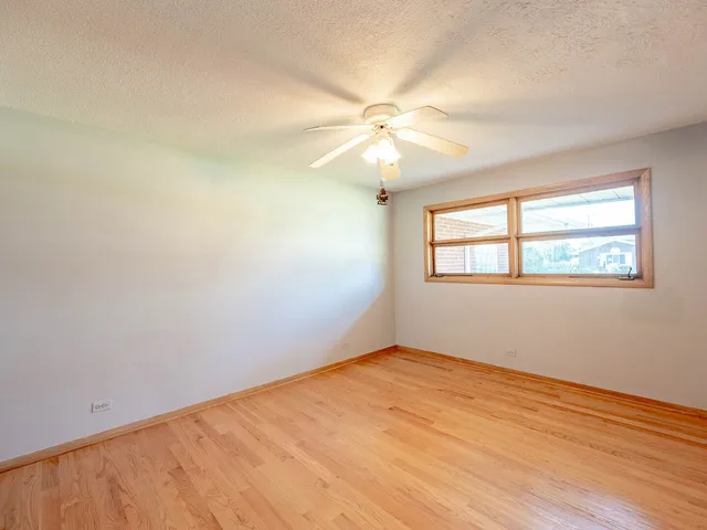 $384,900 | 6052 West 128th Street, Palos Heights, IL 60463