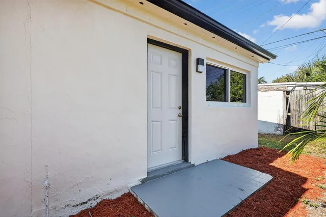$720,000 | 621 Southeast 1st Street, Hialeah, FL 33010