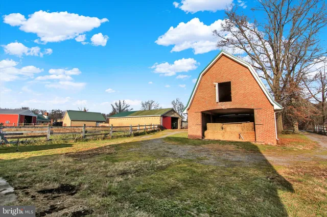 $1,100,000 | 2894 Oxford Road, New Oxford, PA 17350