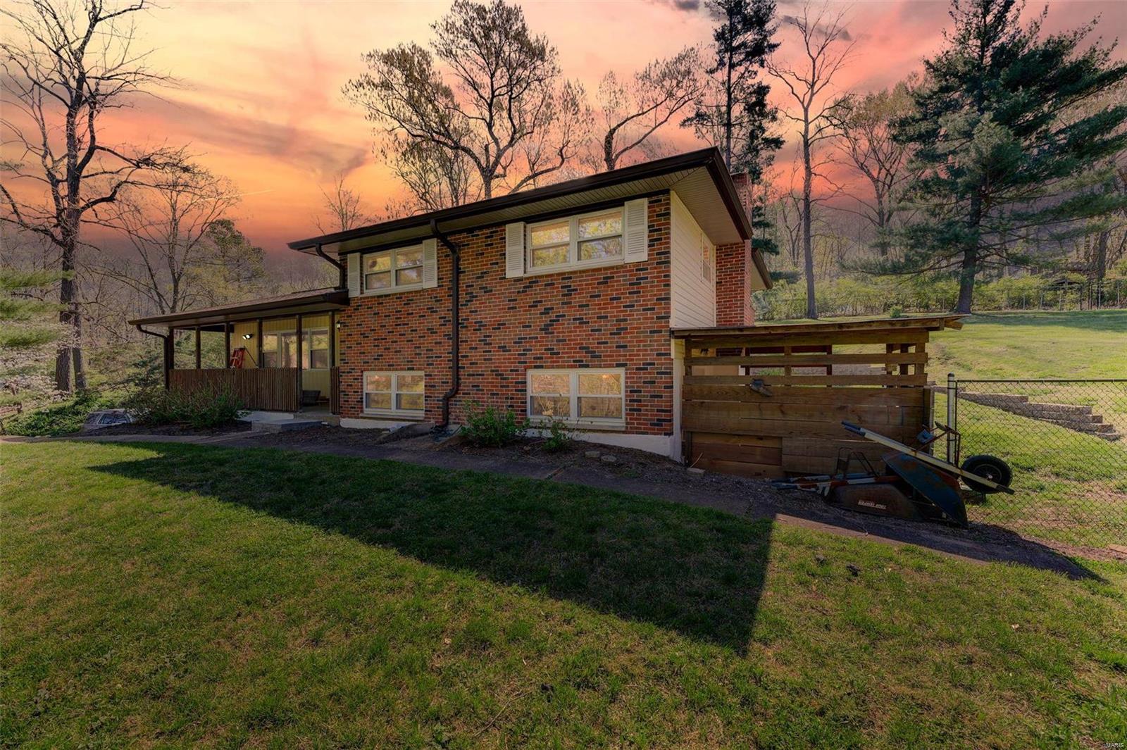 5426 Ringer Road St. Louis, MO 63129 - Photo 1 of 18 Gallery Image 1