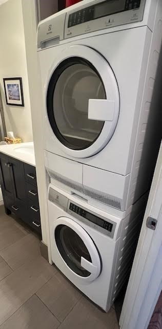42 R Olney Street, Unit 2 Boston, MA 02121 - Photo 12 of 17 a utility room with dryer and washer