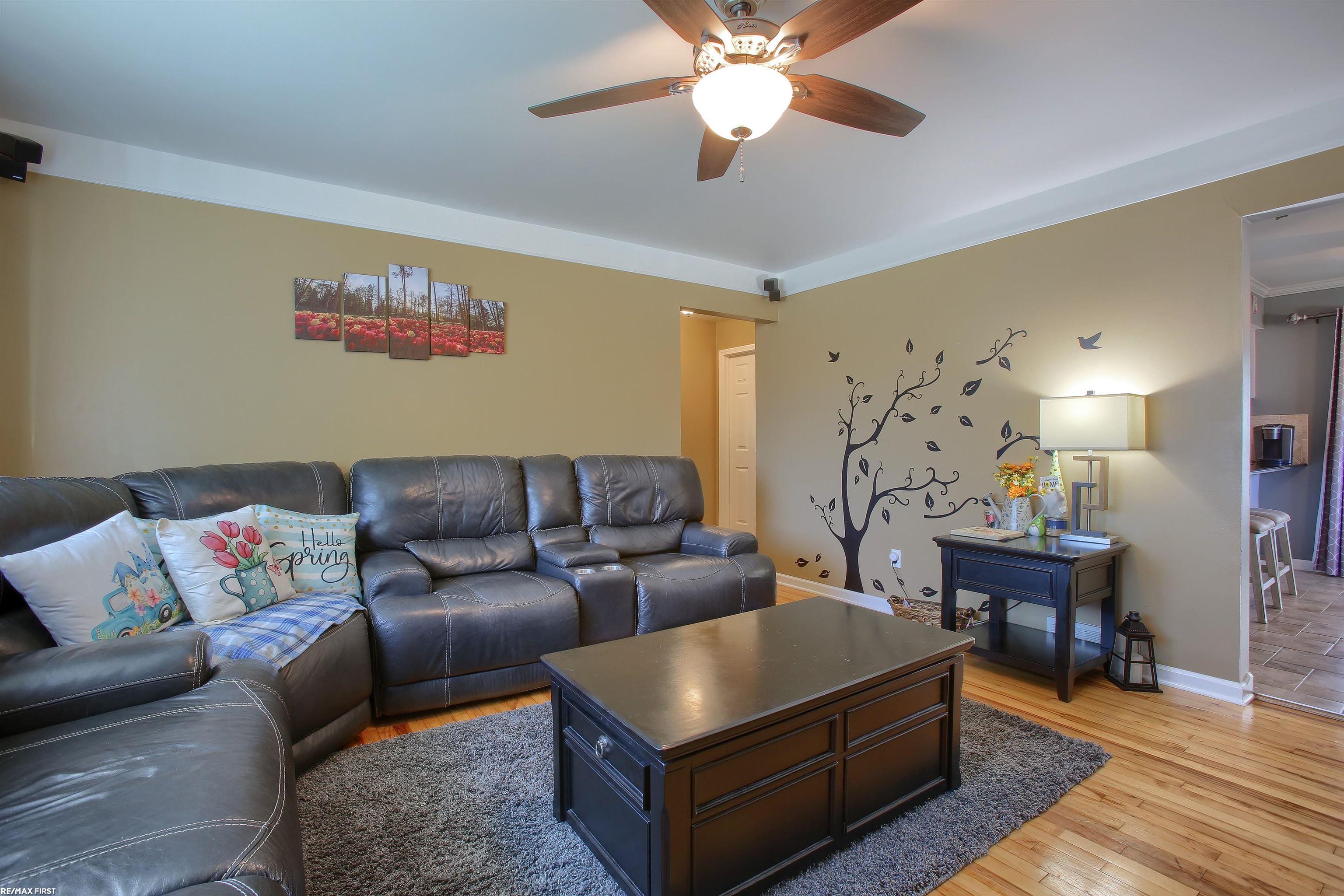 13625 Racine Court Warren, MI 48088 - Photo 9 of 25 50110476-9.JPG