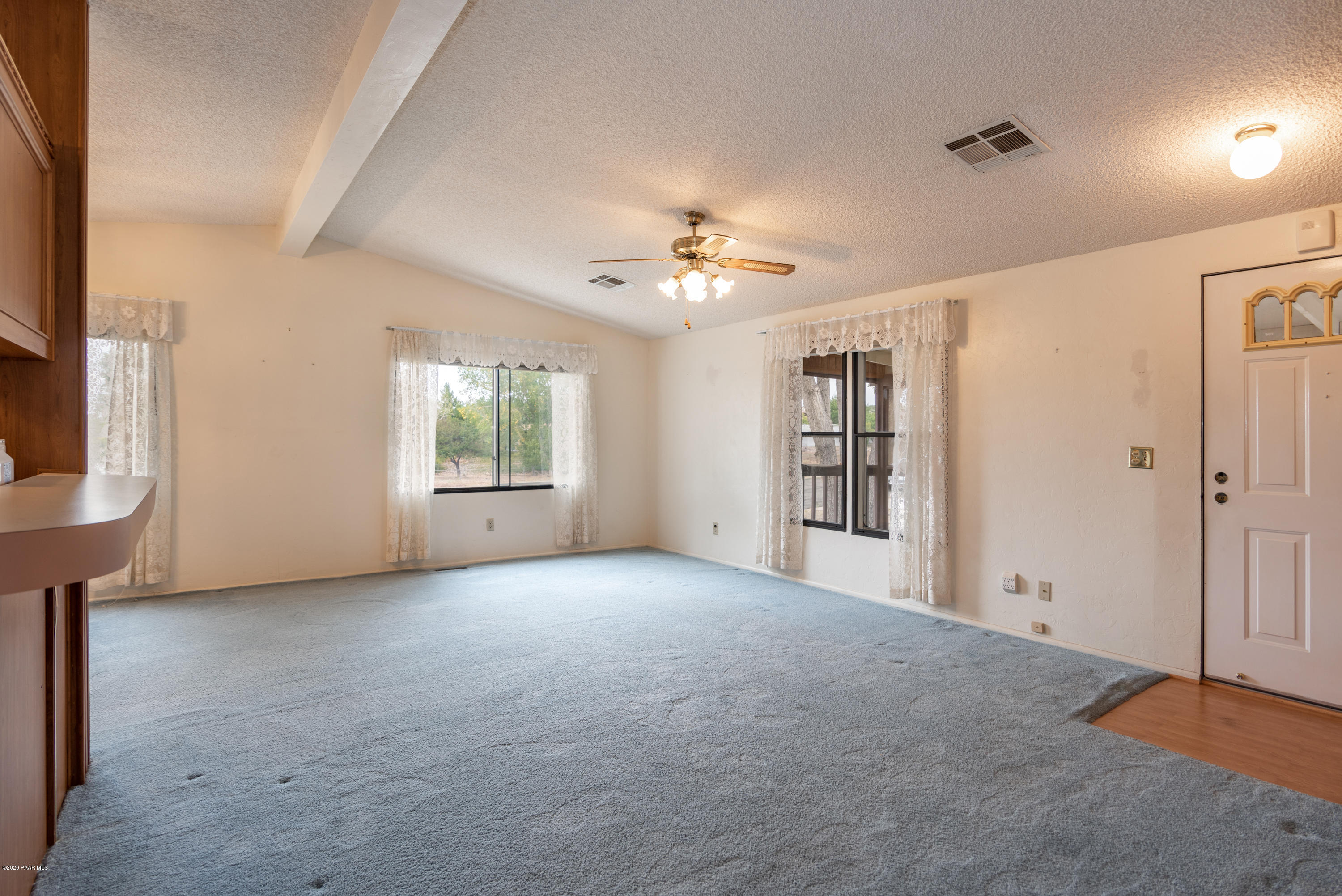 3172 Mariposa Road Prescott, AZ 86301 - Photo 8 of 27 Living Room