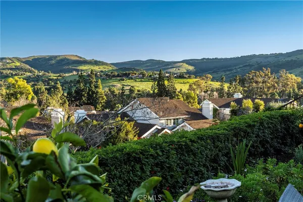 $2,300,000 | 20 Southern Wood, Irvine, CA 92603