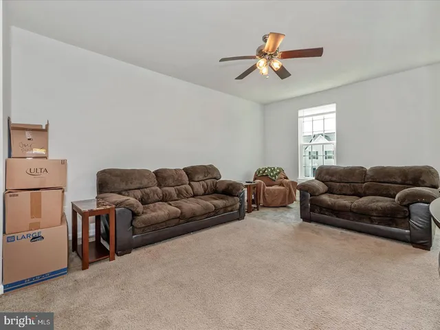 $1,825 | 76 Norwood Drive, Falling Waters, WV 25419