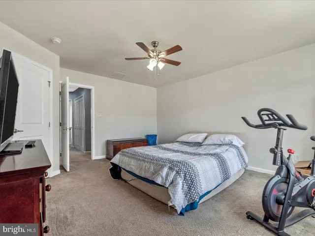 $1,825 | 76 Norwood Drive, Falling Waters, WV 25419