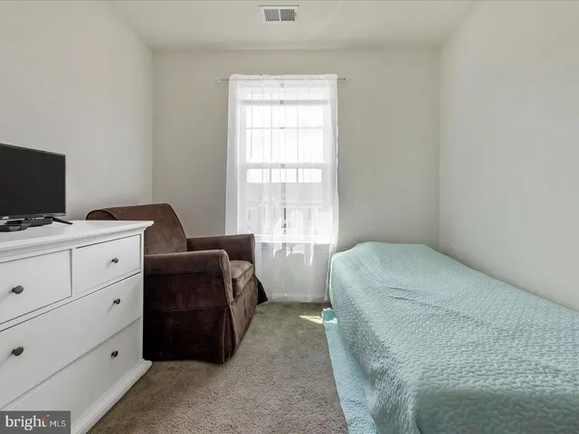 $1,825 | 76 Norwood Drive, Falling Waters, WV 25419