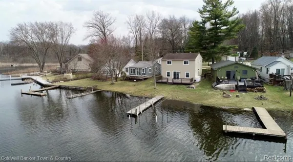 $299,900 | 2705 Melvin Road, Pinckney, MI 48169