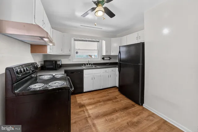 $3,500 | 2890 Balmoral Drive, Rockville, MD 20850