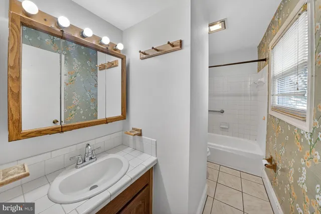 $3,500 | 2890 Balmoral Drive, Rockville, MD 20850