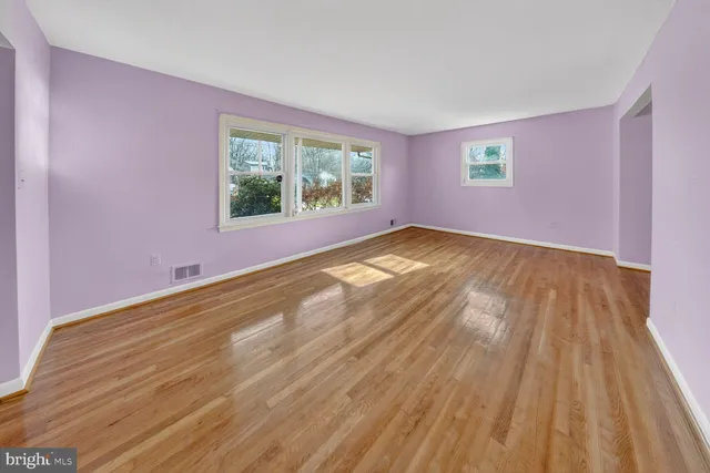 $3,500 | 2890 Balmoral Drive, Rockville, MD 20850