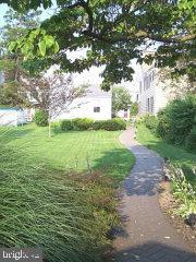 142 South Spruce Street Lititz, PA 17543 - Photo 3 of 8