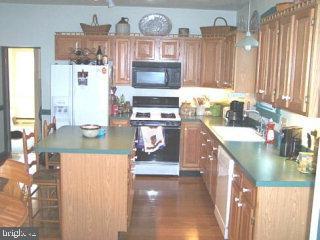 142 South Spruce Street Lititz, PA 17543 - Photo 5 of 8