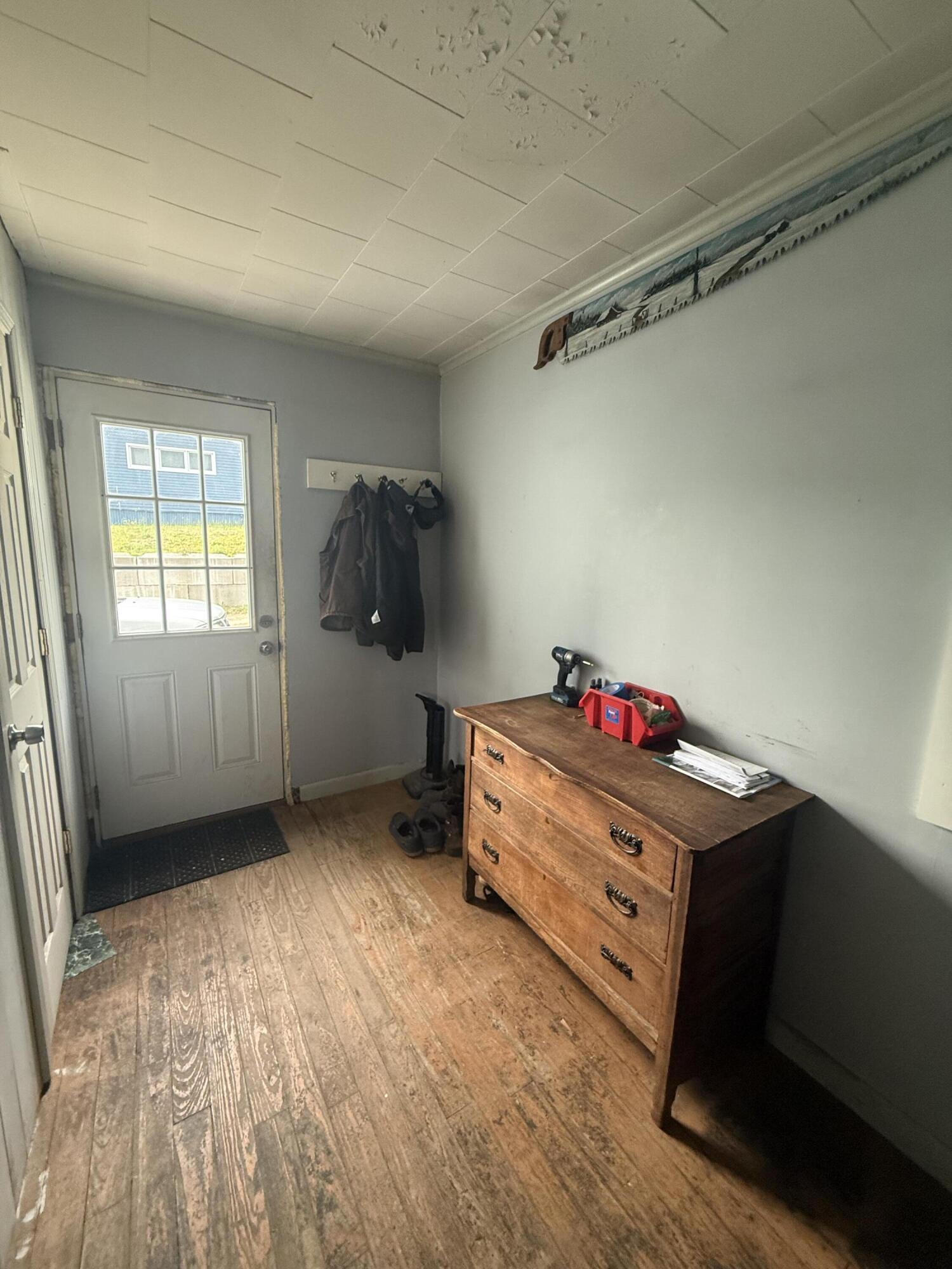 304 Katahdin Avenue Millinocket, ME 04462 - Photo 13 of 35 Mudroom