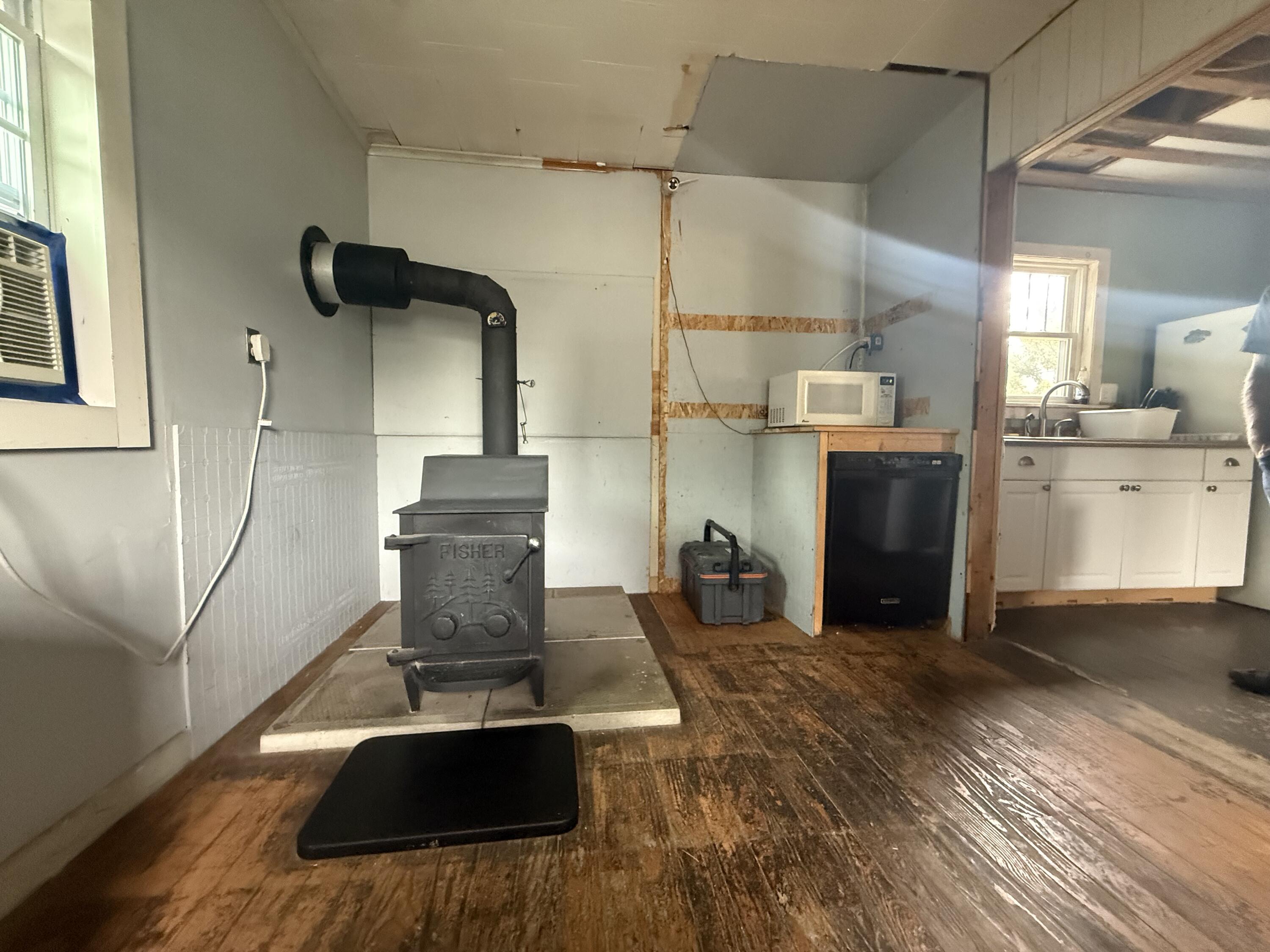 304 Katahdin Avenue Millinocket, ME 04462 - Photo 14 of 35 Mudroom