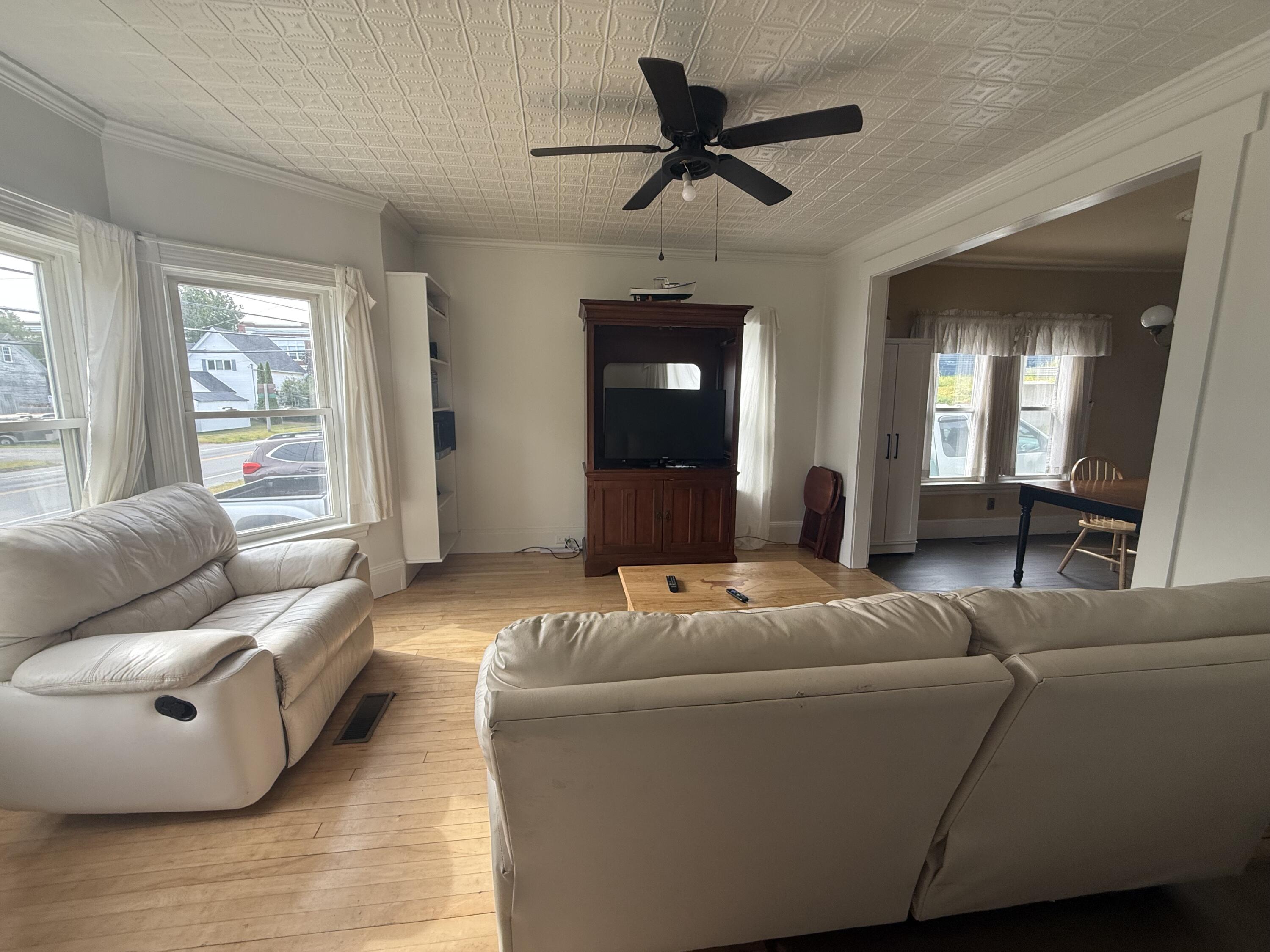 304 Katahdin Avenue Millinocket, ME 04462 - Photo 20 of 35 Living Room