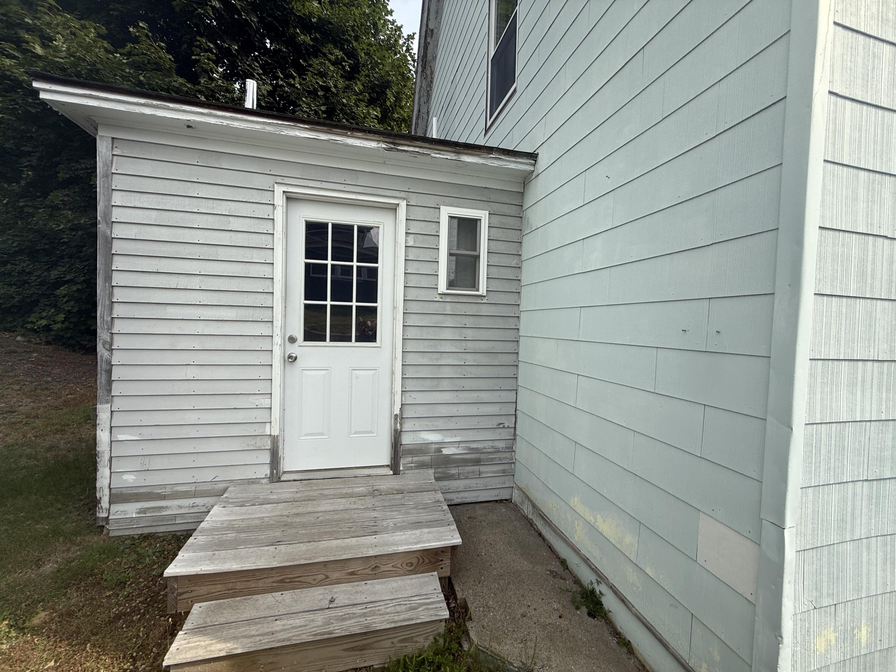 304 Katahdin Avenue Millinocket, ME 04462 - Photo 9 of 35 Mudroom