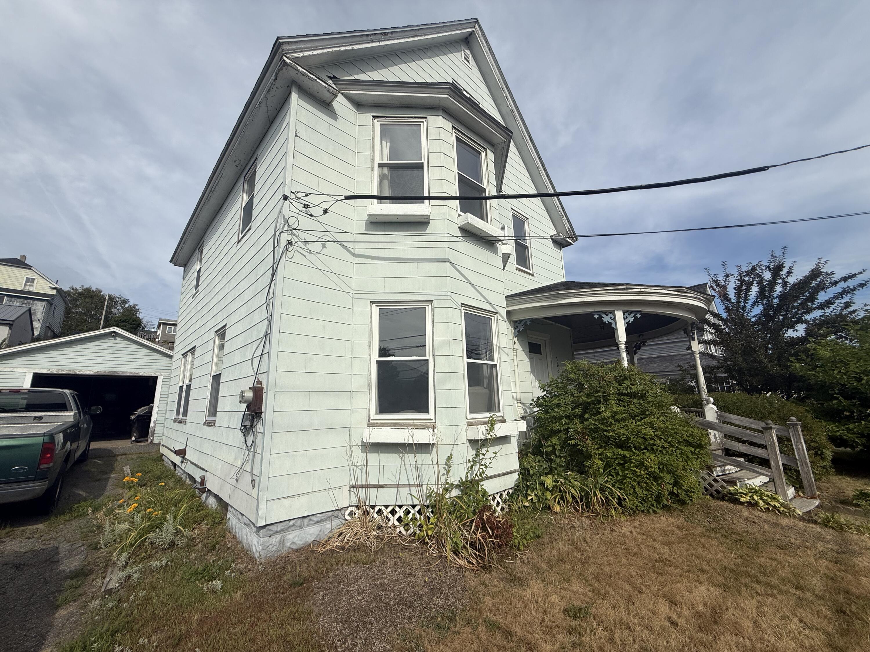304 Katahdin Avenue Millinocket, ME 04462 - Photo 10 of 35 Front
