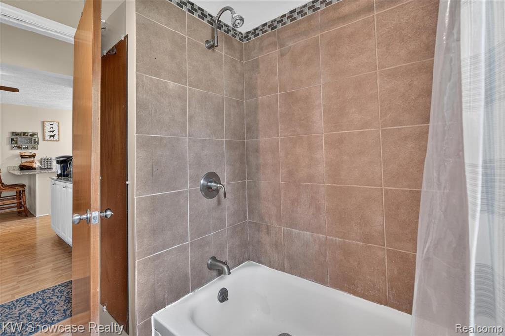 5854 Bullard Road Fenton, MI 48430 - Photo 21 of 47